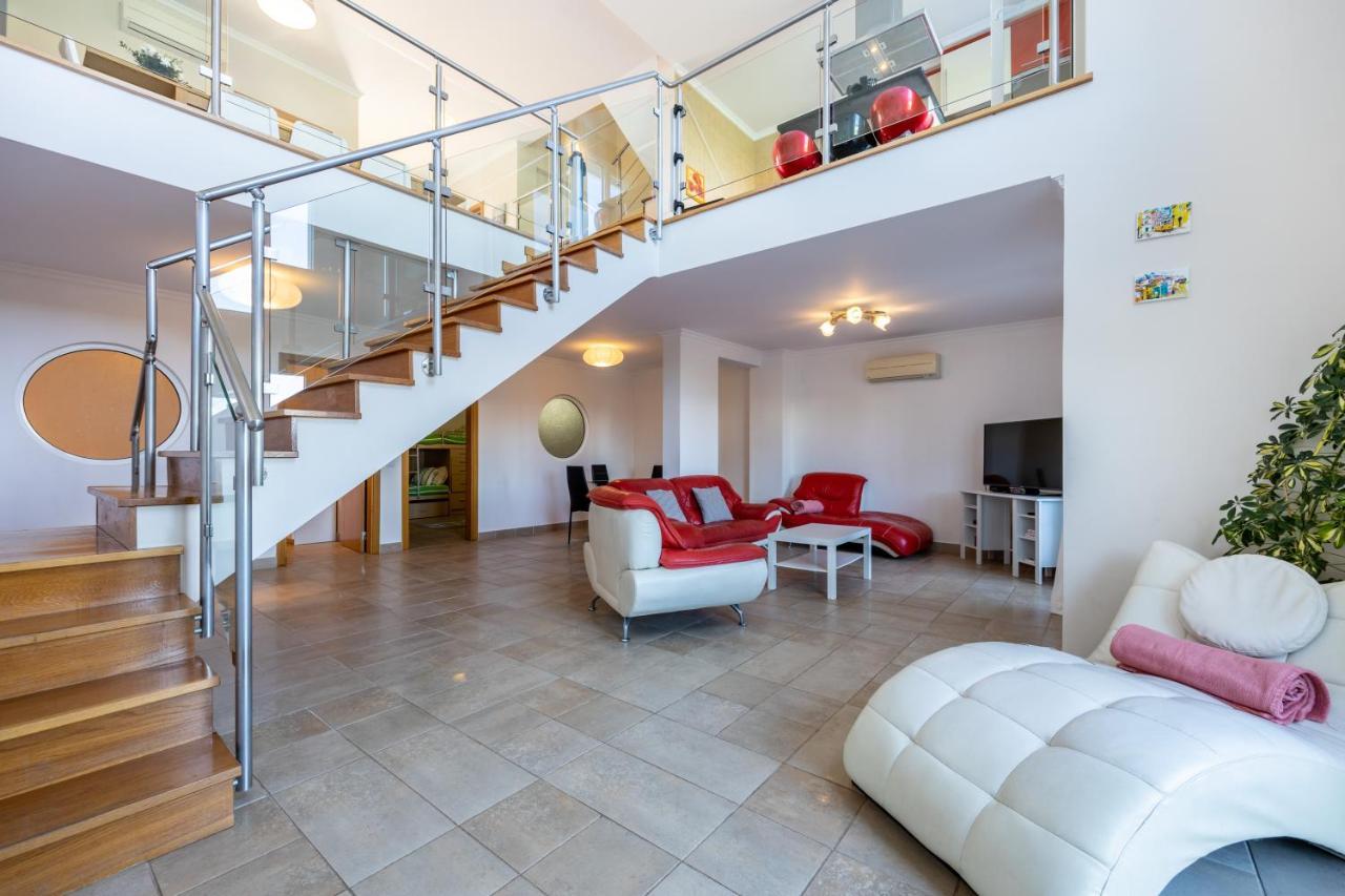 Your Algarve Private Pool 5 Min Walk To Villa